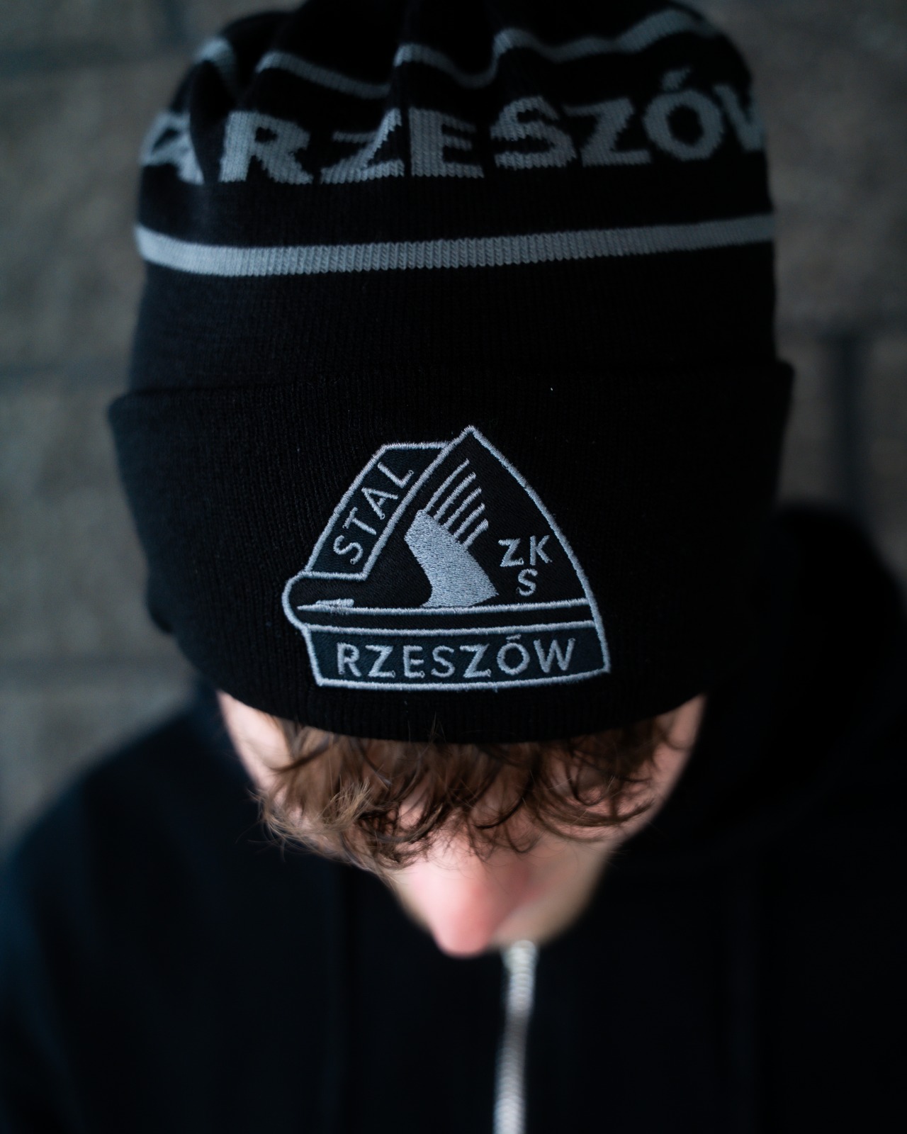 Czapka z pomponem ''czarna'' - Stal Rzeszów